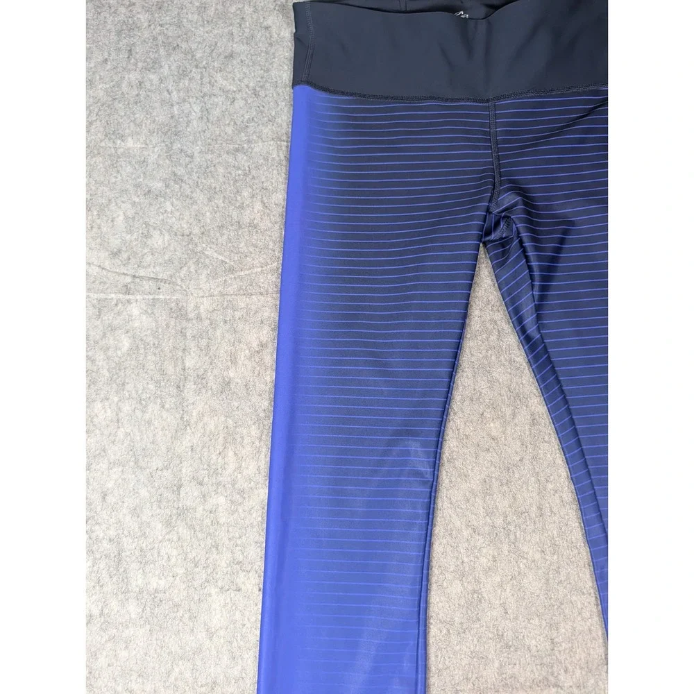 GapFit gFast Blue Ombre Striped Cropped Leggings Womens Performance Yoga Pants - Picture 4 of 10